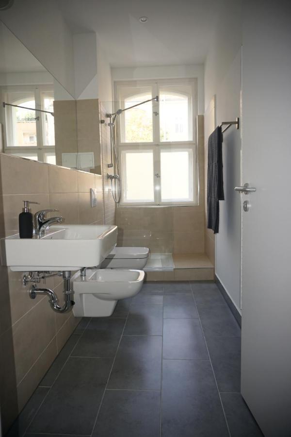 Madflats Hotel-Apartments S-Bahn Friedenau Berlino Esterno foto